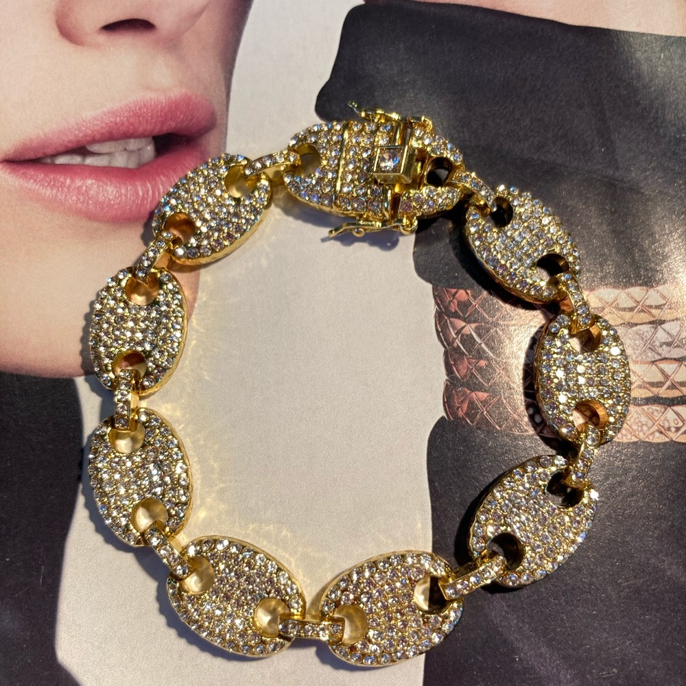 🌟 Gold Plated Crystals Diamonds Hip Hop Bracelet - Picture 2 of 4